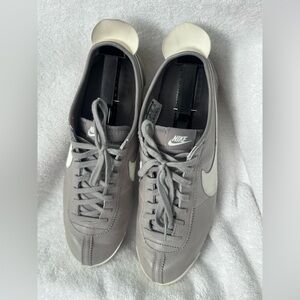 NIKE Cortez Sneakers Mens 11 Gray Leather Lace Up 487777-001
